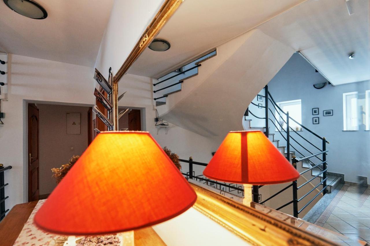 Rooms & Restaurant Ostarija โดเลนิสเก ทอปลิตเซ ภายนอก รูปภาพ