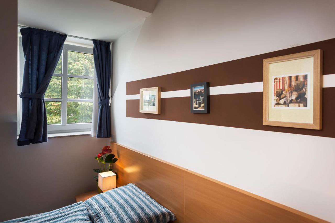 Rooms & Restaurant Ostarija โดเลนิสเก ทอปลิตเซ ภายนอก รูปภาพ