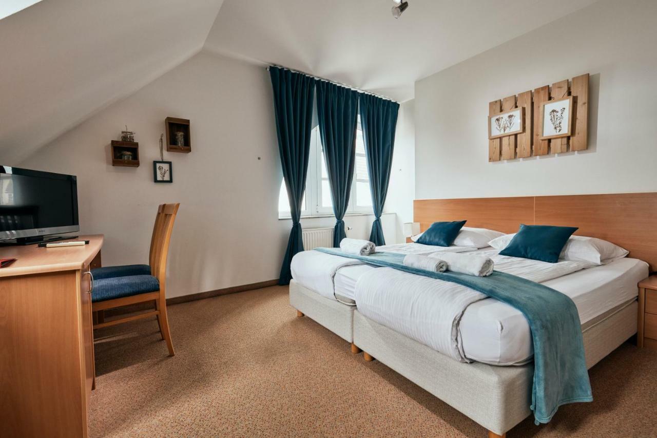 Rooms & Restaurant Ostarija โดเลนิสเก ทอปลิตเซ ภายนอก รูปภาพ