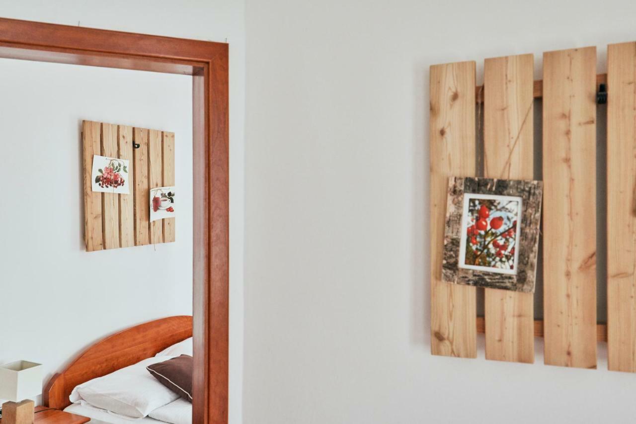 Rooms & Restaurant Ostarija โดเลนิสเก ทอปลิตเซ ภายนอก รูปภาพ